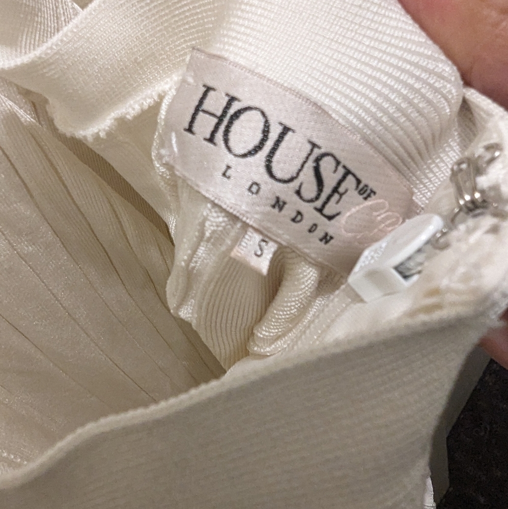 House of CB Arya White Long Sleeve Plunge Neck Stretch Texture Pant Jumpsuit- S - Picture 9 of 14